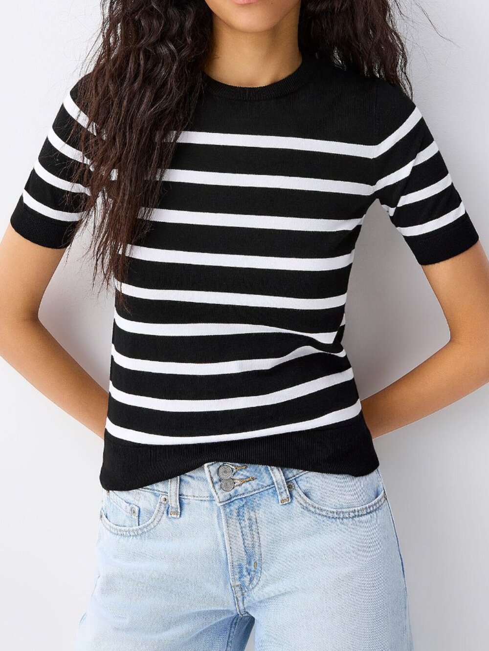 NWT Fine-knit short-sleeve sweater